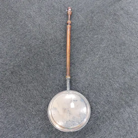 VICTORIAN COOPER BED WARMING PAN TURNED HANDLE