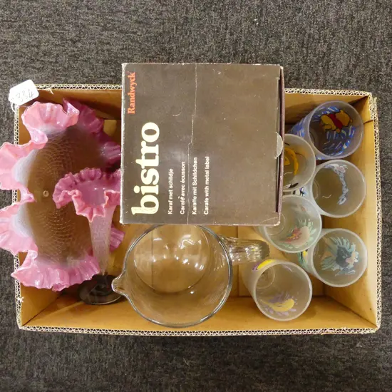 BOX OF GLASSWARE 
