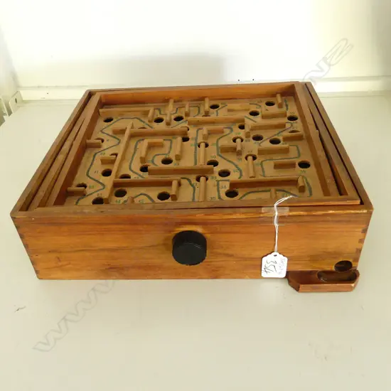 VINTAGE ROLLER BALL GAME