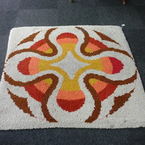 RETRO HAND TUFTED SQUARE RUG ORANGE & BROWN