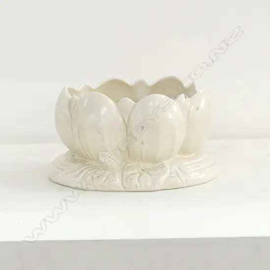 CLARICE CLIFF WATER LILY VASE