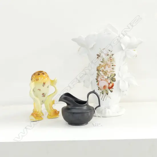 VICTORIAN PORCELAIN FLOWER VASE, 19THC BASALT JUG & TRIPOD FISH VASE