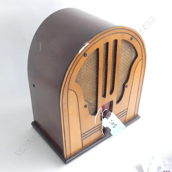 Model 84EZ, by Philco, Cathedral. H.360mm