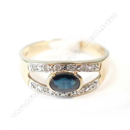 9CT SAPPHIRE & DIAMOND RING