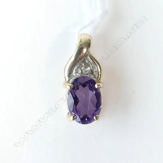 AMETHYST & SMALL DIAMOND 9CT PENDANT