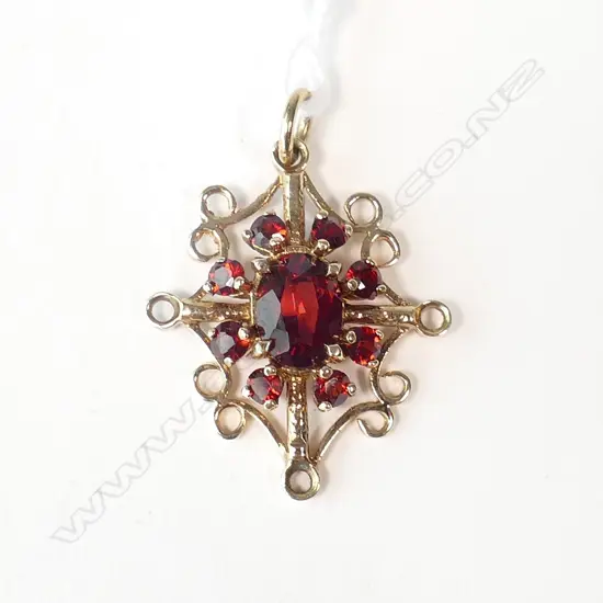 9CT GOLD & GARNET PENDANT