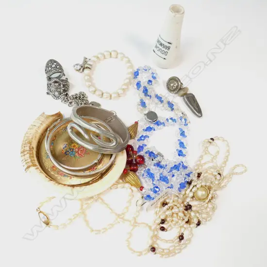 ASSORTED JEWELLERY INCL SILVER BANGLES SEED PEARLS ETC