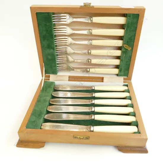 CASED FISH KNIFES AND FORKS
