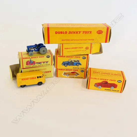 7 ASSORTED DINKY TOYS IN BOXES 