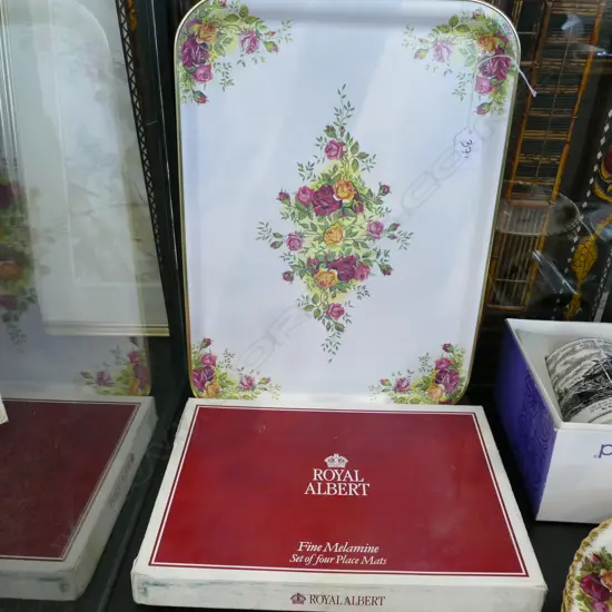 R/ALBERT OCR MELAMINE TRAY & 4 PLACEMATS