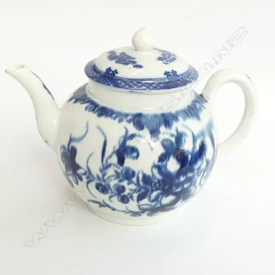 WORCESTER TEAPOT C1790 H 110 MM