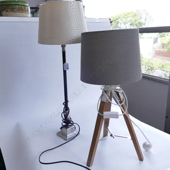 TRIPOD LAMP AND TALL METAL LAMP 650MM H