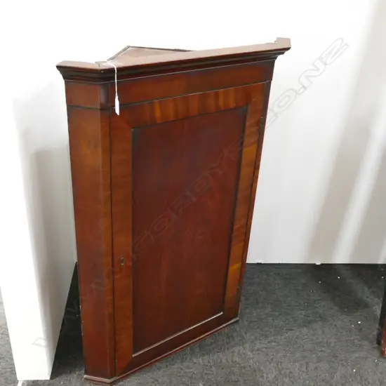 MAHOGANY 19THC CORNER CABINET