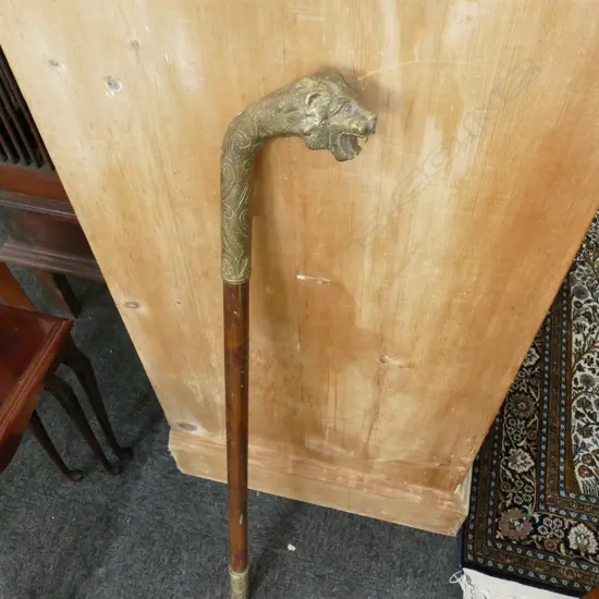 HARDWOOD WALKING STICK WITH BRASS LION HANDLE 1M L
