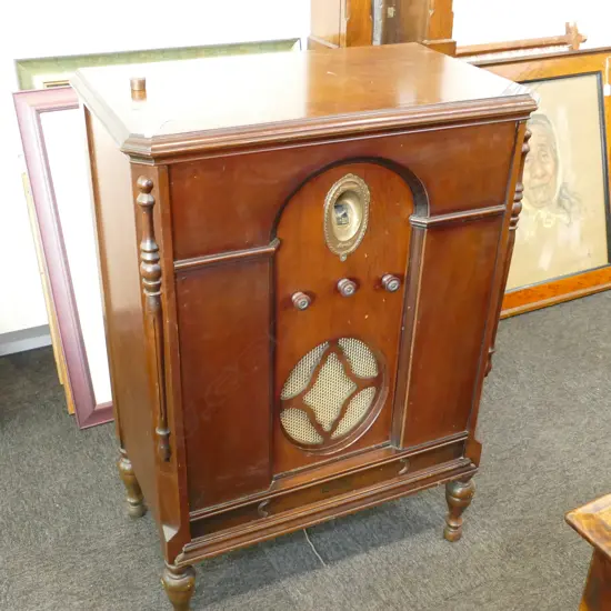 MAJESTIC UPRIGHT RADIO H 980 MM