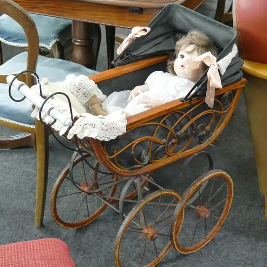 VICT STYLE PRAM DOLL + SMALL TEDDY L 720 MM