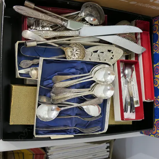 LOT ASST CUTLERY/BREAD KNIVES/SERVING SPOONS ETC