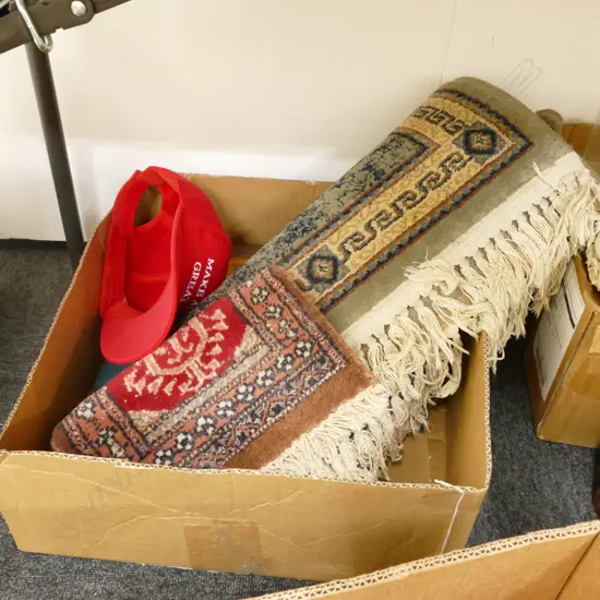 BOX LOT MACHINE WOVEN RUGS, MAGA HAT, 2 BOOKS