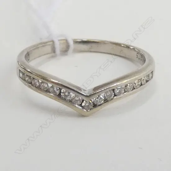 9CT MULTI DIAMOND RING V-FORM