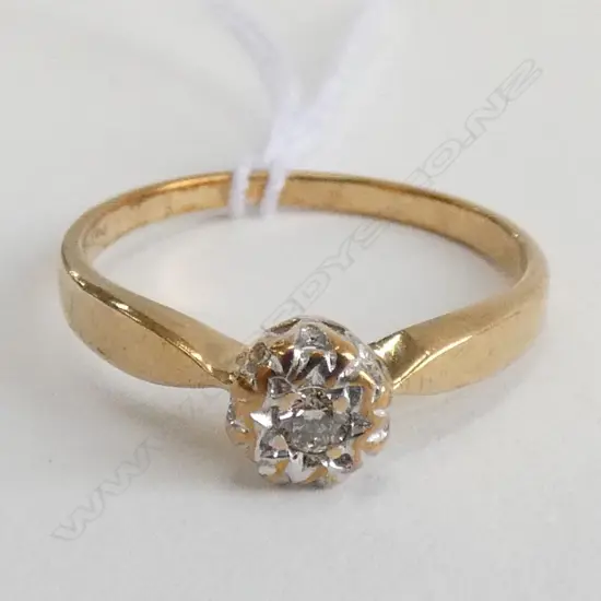 9CT YELLOW GOLD DIAMOND SOLITAIRE RING