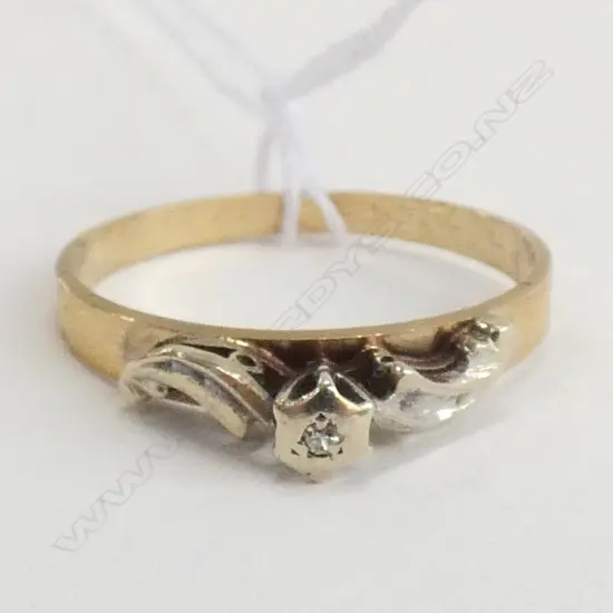 9CT DAIMOND SOLITAIRE RING