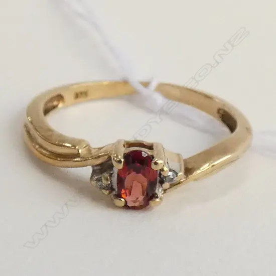 9CT ALMONDINE GARNET & DIAMOND RING
