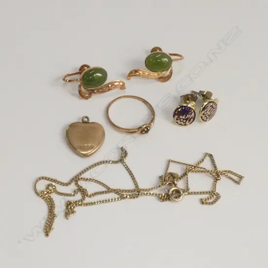  18CTGREENSTONE EARRINGS, 14CT STUDS 9CT RING  5.1 GMS TOTAL 