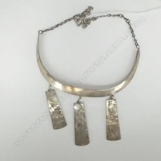 STG SILVER NECKLACE  28 G