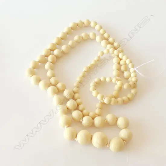 LONG VINTAGE BONE NECKLACE GRADUATING