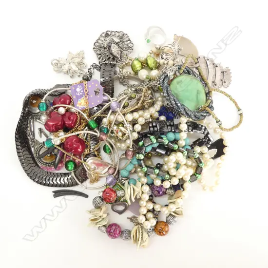 BAG GOOD COSTUME JEWELLERY