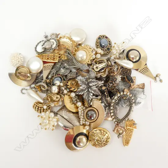 25 PAIRS VINTAGE COSTUME EARRINGS IN GOOD CONDITION