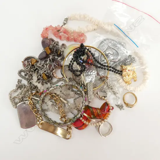 BAG GOOD COSTUME JEWELLERY