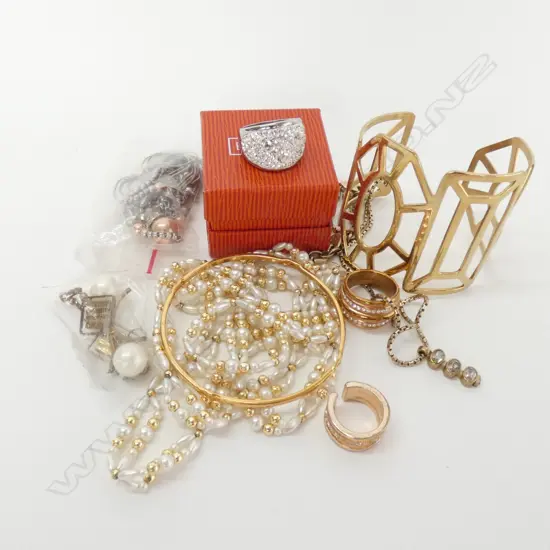 DRYBERG KERN CUFF, RING & PENDANT + BOXED "ENVY" RING ETC 