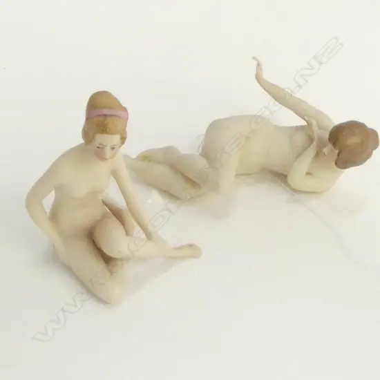 2 PIANO DOLLS  1 A/F