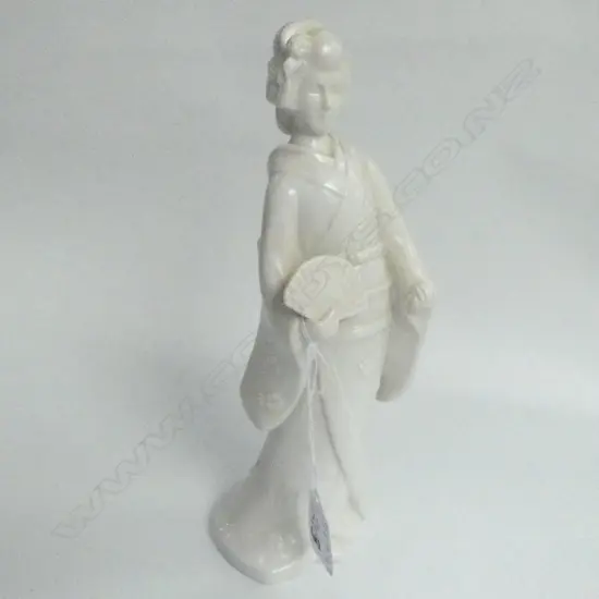 BLANC DE CHINE FIGURE LADY WITH FAN H 230 M