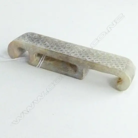 CHINESE ARCHAIC STYLE PALE JADE BELT BUCKLE