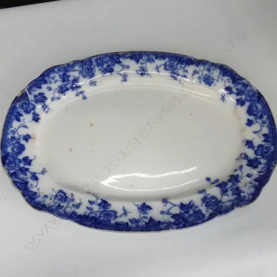 AN ANTIQUE B + WHITE PLATTER N.Z.F.C.A LTD D 450 MM