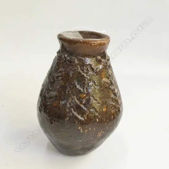 FIJIAN LAPITA POTTERY SMALL VASE H 105 MM