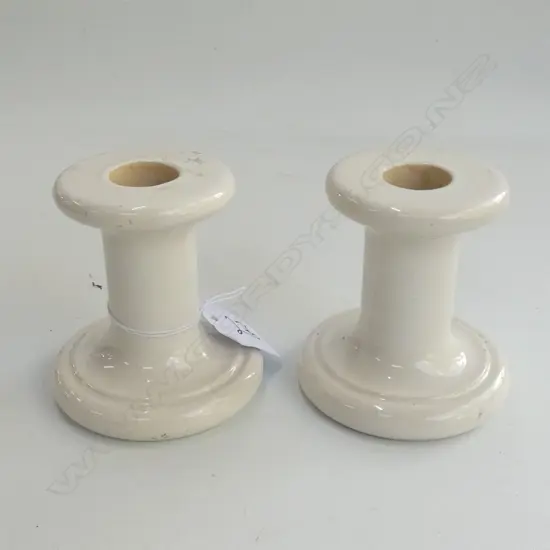 A PAIR OF DOULTON STONEWARE CANDLESTICKS H 80 MM