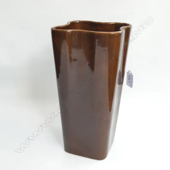 A BENHAR SQUARE VASE N.Z