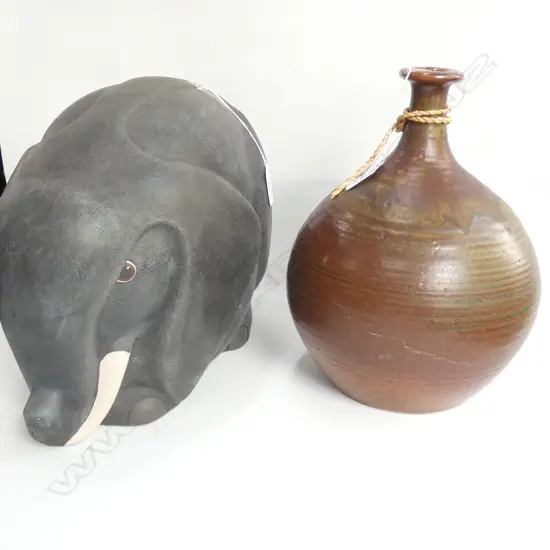 POTTERY VASE + ELEPHANT H 290 MM