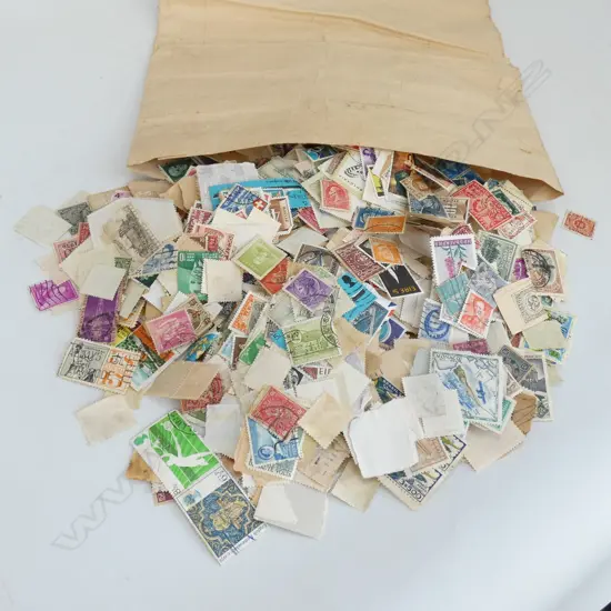 COLLECTION OF WORLD STAMPS