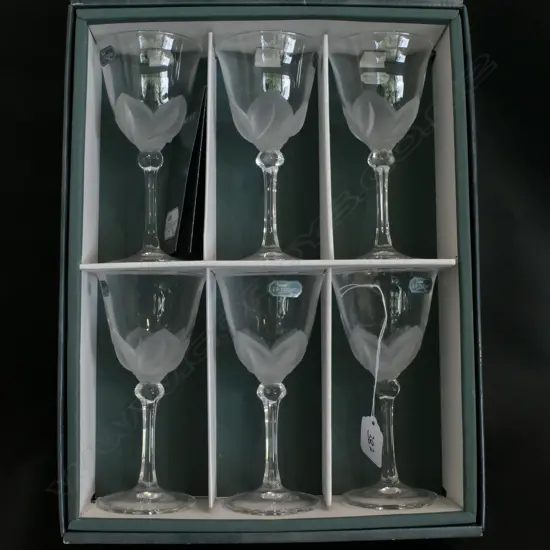 6 BOXED CRISTAL G DURAND WINE GLASSES
