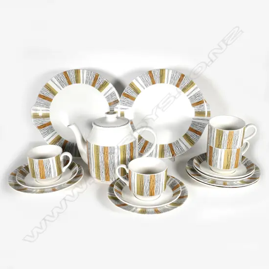 SIENNA 'MIDWINTER'  TEASERVICE + CAKE PLATES (AF)