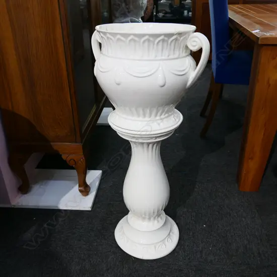 JARDINIERE ON STAND H 820 MM