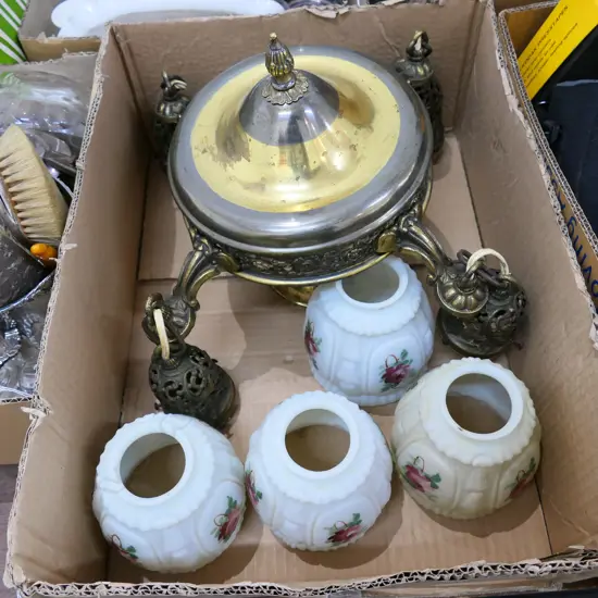 BOX LOT VINTAGE LIGHT FITTING 