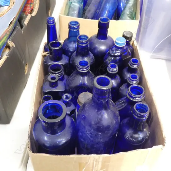 BOX COBALT BLUE BOTTLES