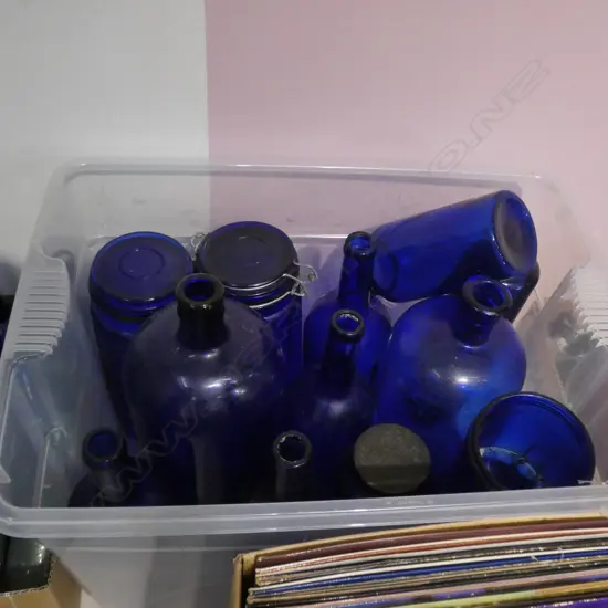 BOX COBALT BLUE BOTTLES