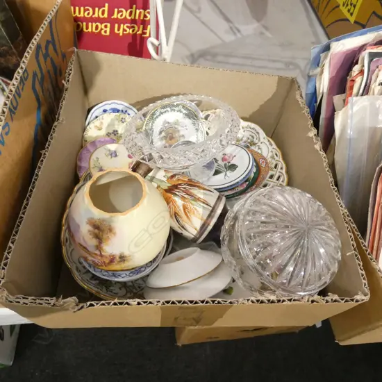 BOX LOT PIN DISHES LLADRO, WORCESTER, R/COPENHAGEN, CRYSTAL ETC