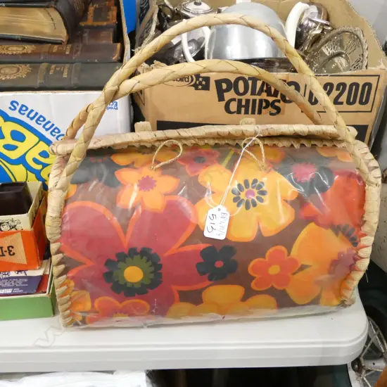 RETRO HANDBAG CONTAINING SHELL NECKLACES ETC